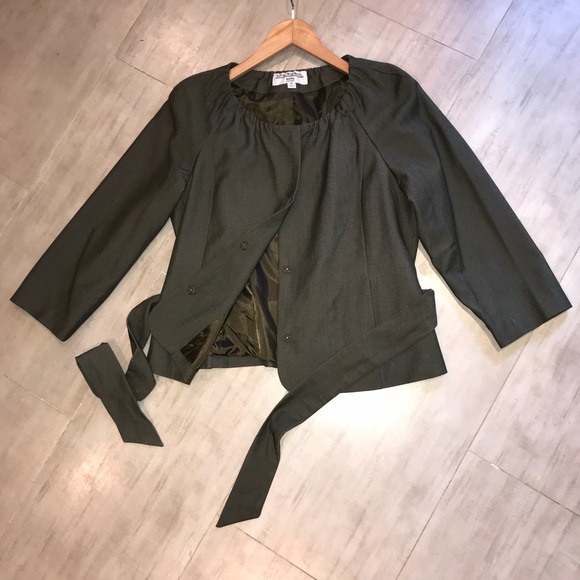 Grey Skirt Suit - Picture 4 of 8